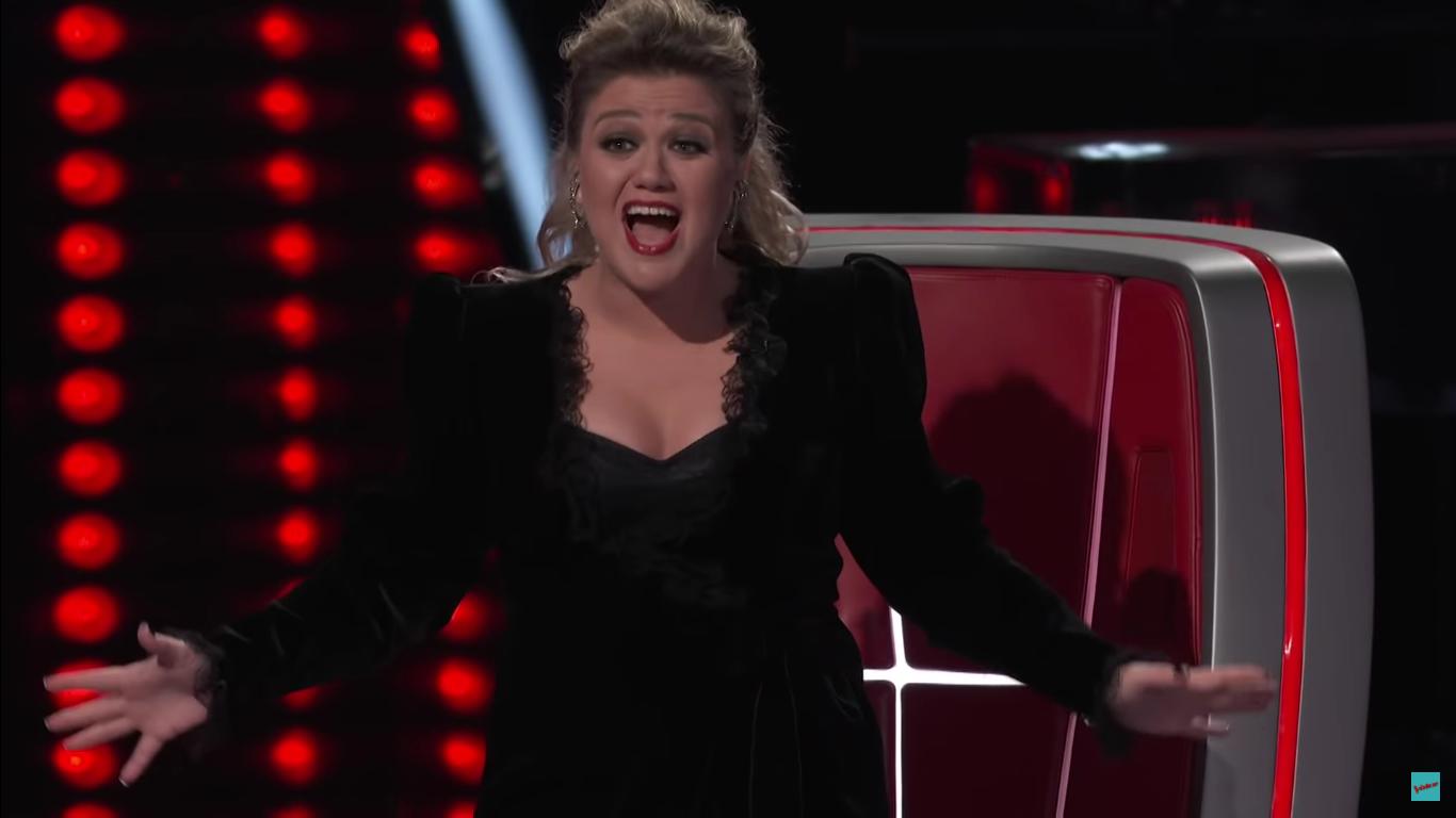 Voice blind auditions. Келли Кларксон 2021. Келли Кларксон Voice. Келли Кларксон 2022. Kelly Clarkson голос.