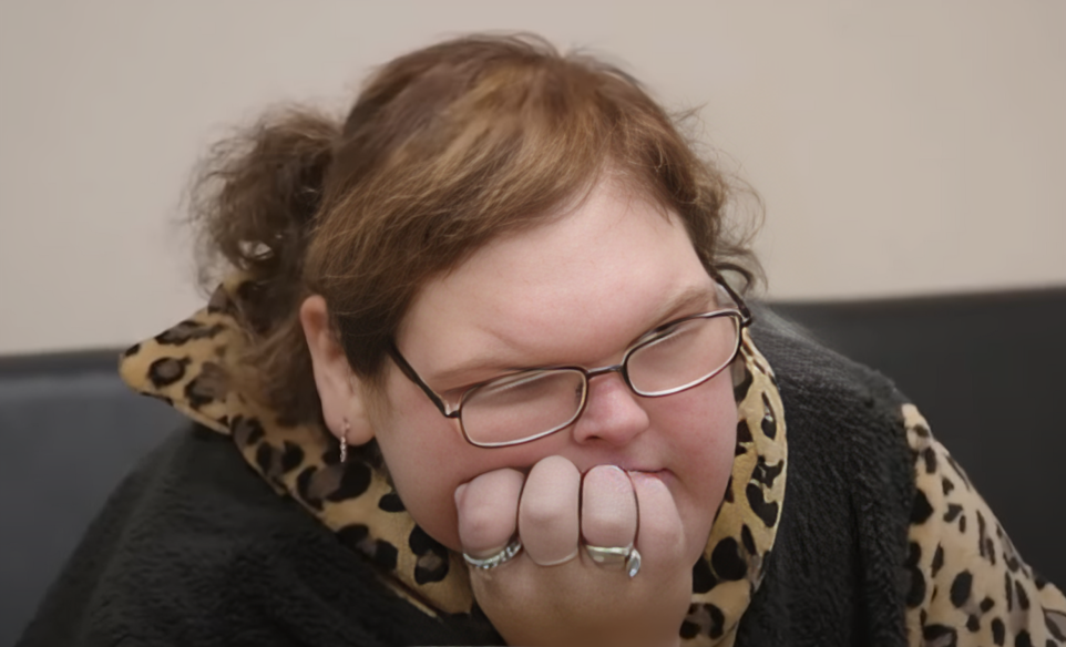 Tammy Slaton rests face on hand while wearing leopard print on 1000-lb Sisters.